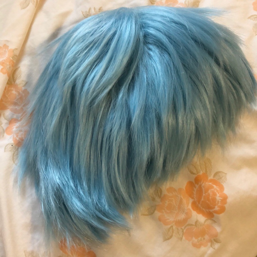 Short Layered light blue cosplay wig